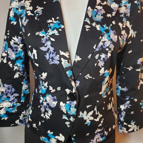 floral blazer - Picture 2 of 7